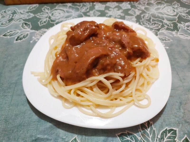 Гуляш из говядины с подливкой - пошаговый рецепт - 2D-Recept
